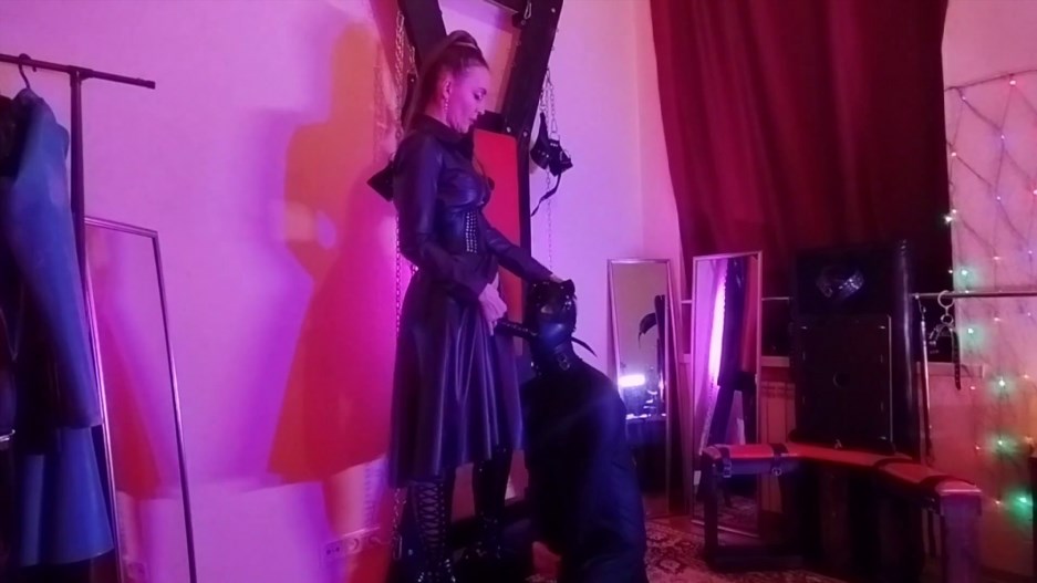 BDSM Femdom Fetish - Mistress Eva Latex Fuck Deepthroath Slave Mask Suck Goddess